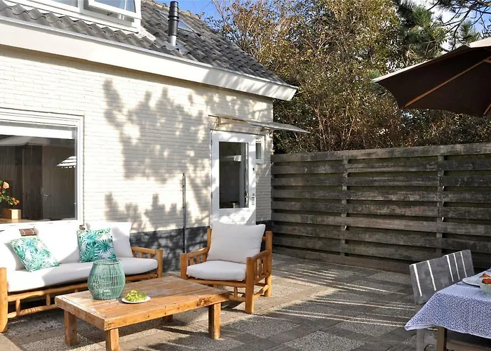 Holiday home Beachhouse Bosweg